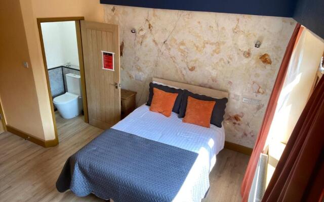 IDEAL ABODE ABBOTS 4 En-suite