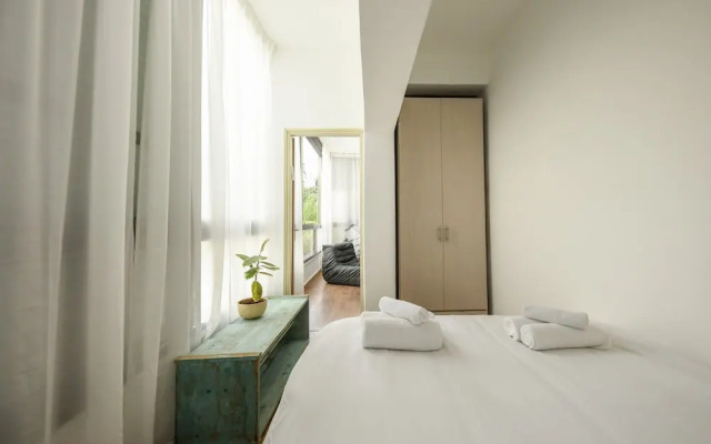 Stylish 2-Bedroom Green Oasis