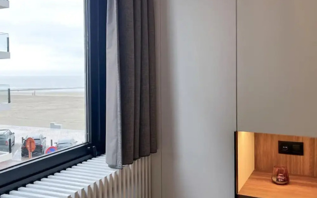 Huswell - Renovated Beachfront Apartment