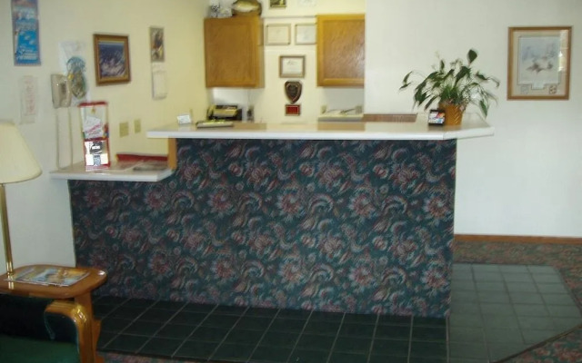 Westbridge Inn & Suites