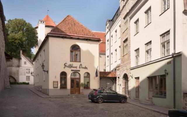 Tallinn City Apartments - Town Hall Square