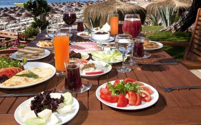 Club Pinara Beach