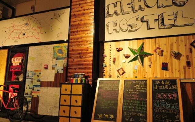 He Huang Memory Youth Hostel