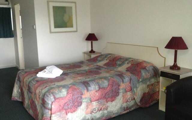 Clyde River Motor Inn