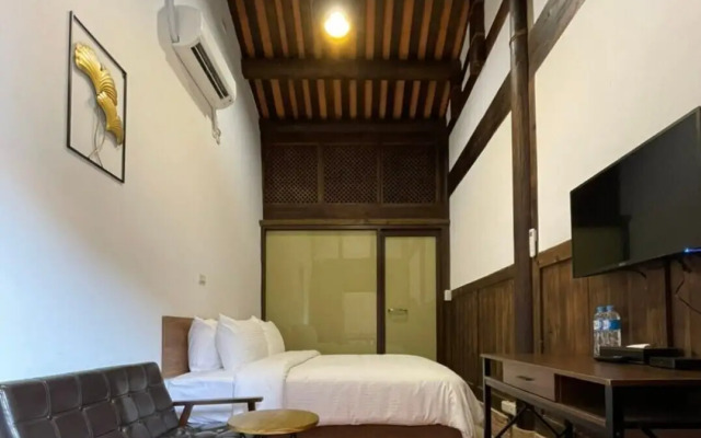 Guning Xiexinyuan Historical Inn