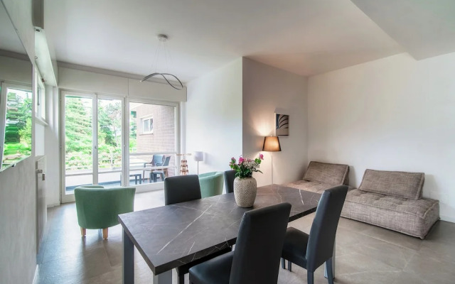 Stylish 2-Bedroom Apartment by Lake Como