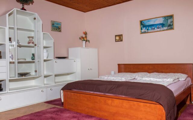 Balaton H444