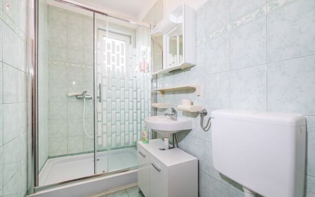 Nice Apartment Silvia 4 for 3 Persons