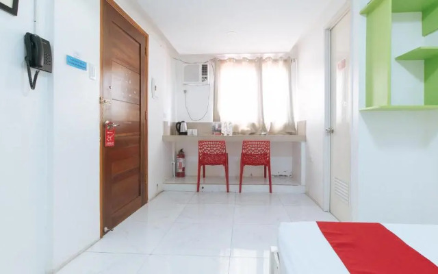 RedDoorz @ DBuilders Rooms Lower Bicutan