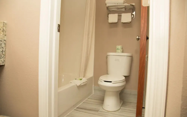 AMERICAS BEST VALUE INN/Executive Inn