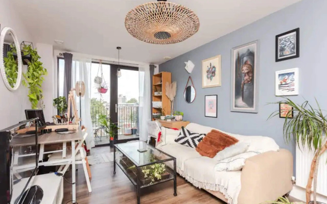 Serene 1 Bedroom Flat in Clapton With Balcony