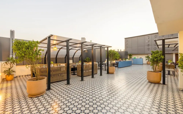 Saltstayz Premier - Paschim Vihar