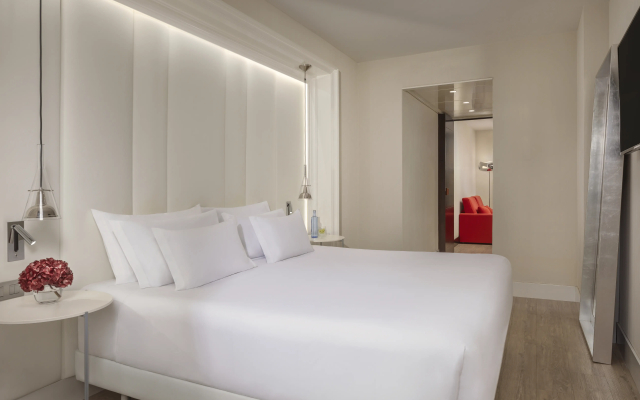 Отель NH Collection Barcelona Gran Calderón