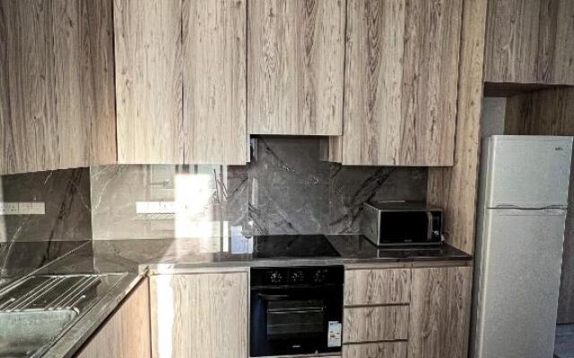 200M From Beach 2 Bedroom
