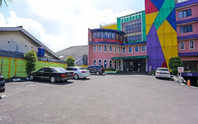 Townhouse OAK Hotel Fiducia Pasar Minggu