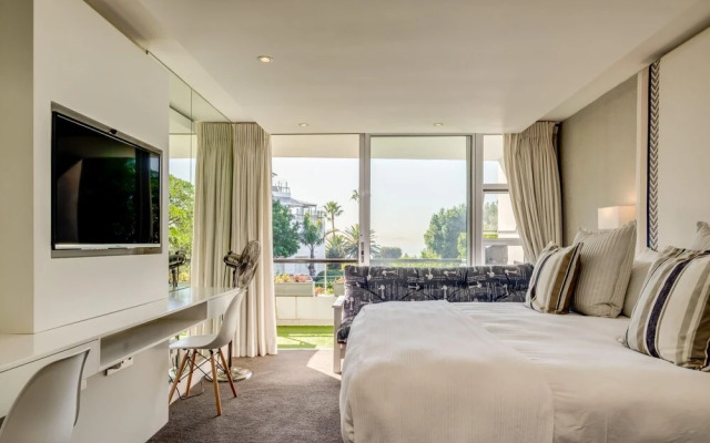 Elegant Apartment at the Waterclub Amani Views