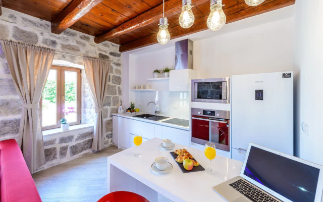 Apartments None Nono