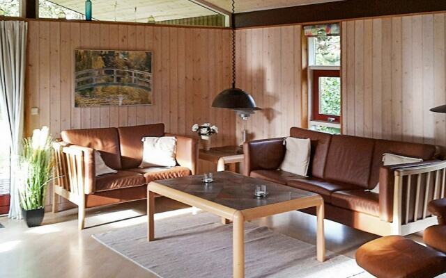 8 Person Holiday Home in Vaeggerlose