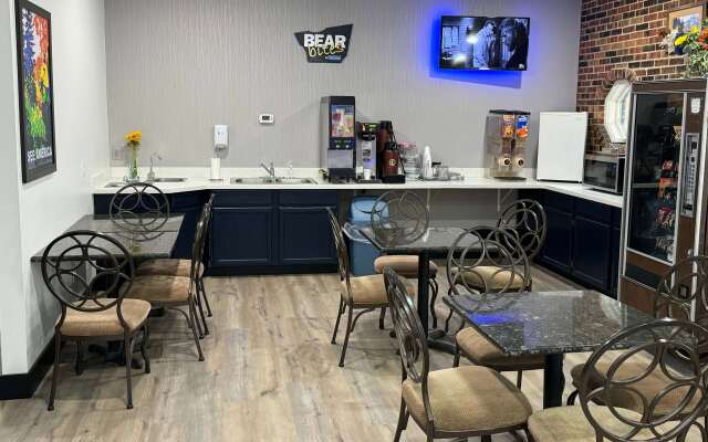 Travelodge by Wyndham Airport Platte City