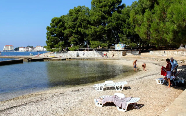 Apartments with a parking space Porec - 2285