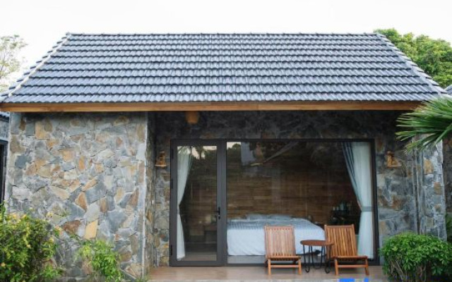 Avana House – Outside – Hoa Lu