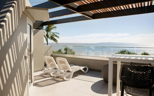 Netanya Noosa Beachfront Resort