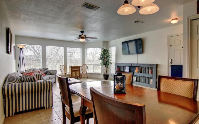 Gracelanda WW C302 in New Braunfels