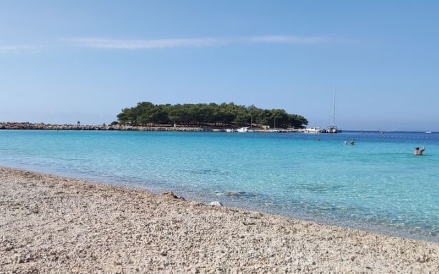 Stunning 2-bed House in Jezera With Sea Views