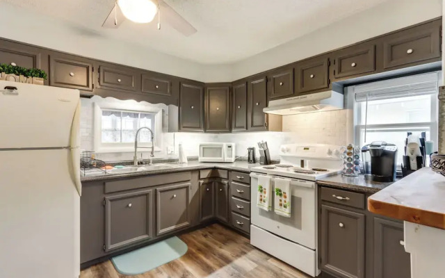Walkable & Updated Nevada Home: Family Friendly!