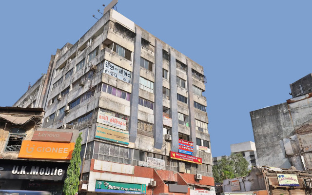 OYO 14235 Hotel Ostria