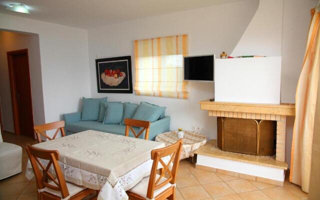 Apartment in Theologos