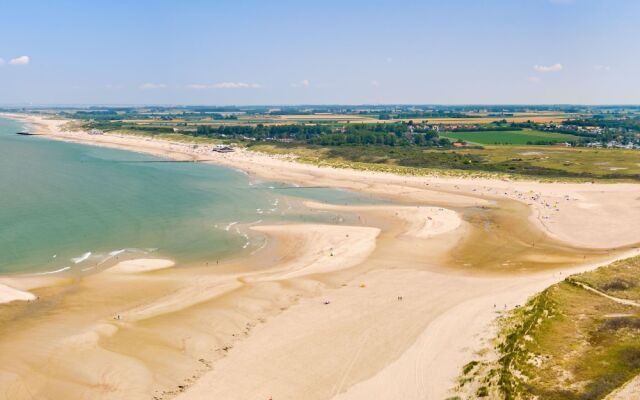 Modern Lodge With Combi-microwave, Beach at 500 m