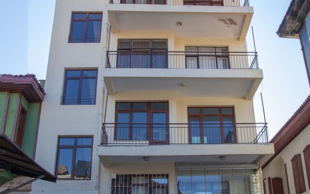 Aheste_simple Sea View Flat in Lovely Old Town