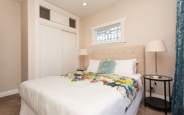 Sunny & Spacious Character Villa