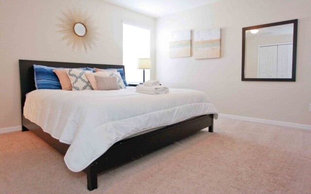 4563 Ada Lane 2596 4 Bedroom Townhouse by RedAwning