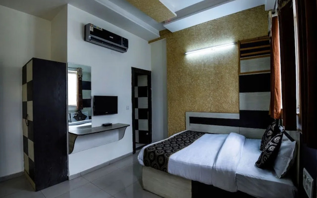 Hotel Alpine Inn by OYO
