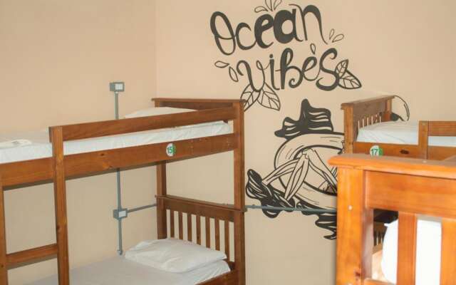 Curvão Surf House - Hostel