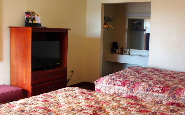 Budget Host Inn Columbia