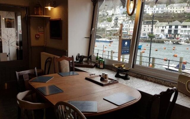 Harbour Moon Inn