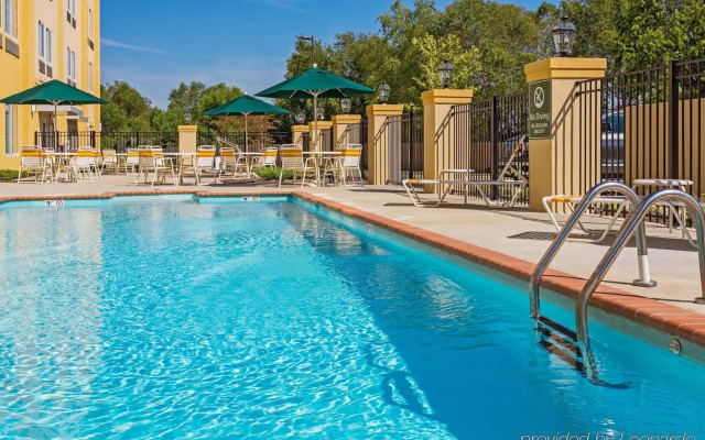 La Quinta Inn & Suites by Wyndham Starkville at MSU