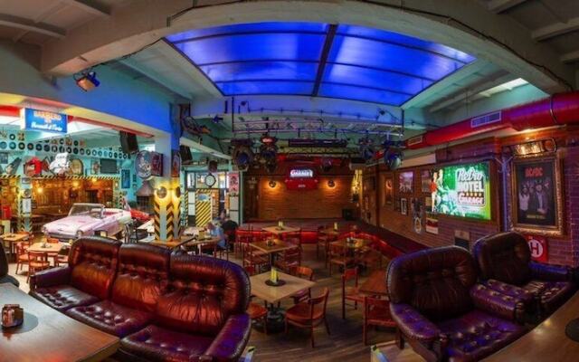Retro Hotel Garage