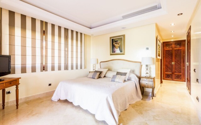 Frontline beach 3 bedroom apartment