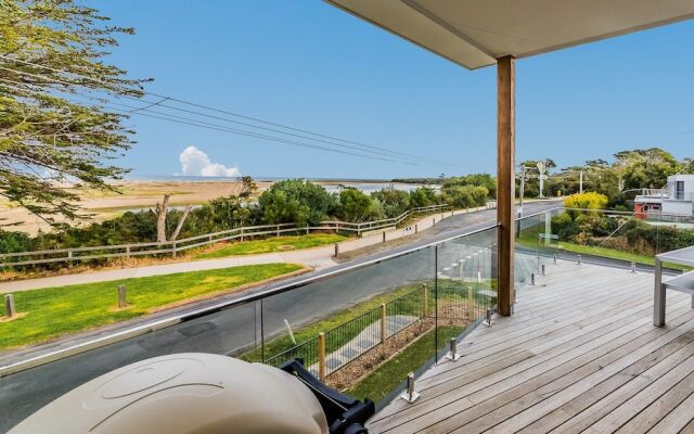 Sweeping Views - Free Wifi & Netflix - PET Friendly