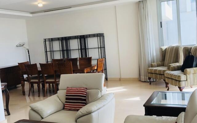 Vesta - Luxury Apt - 3BR - Cfc VII