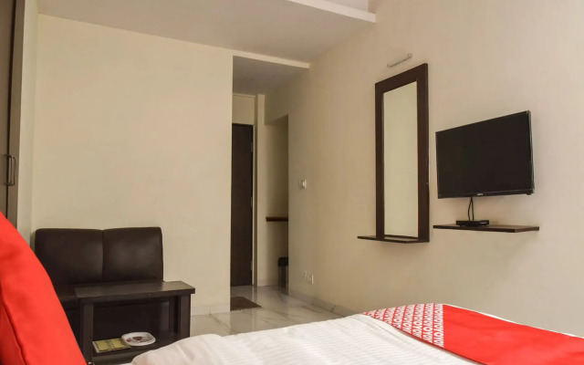 OYO 12854 Hotel Sahara Inn