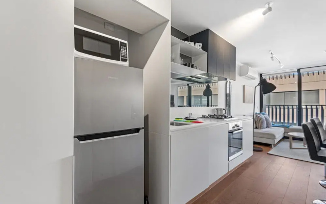 Sleek South Melbourne Pad, 1-bed by Albert Park