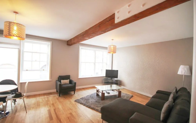 Dame Street Luxury Apartment