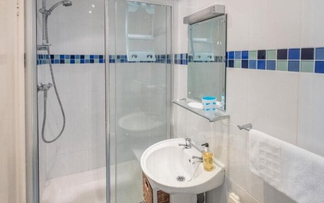 Luccombe Villa Holiday Apartments