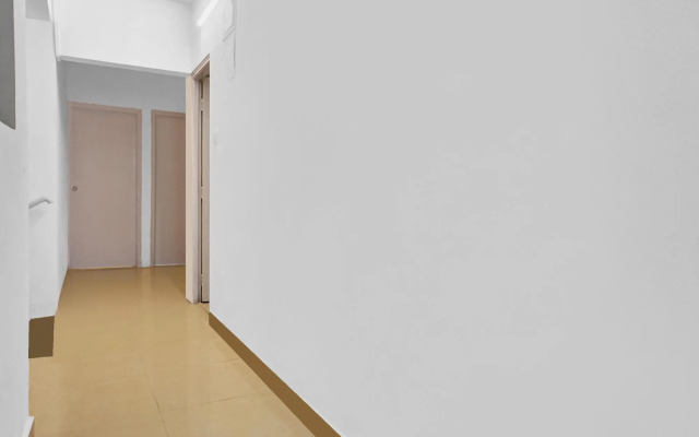 Fabhotel Destiny Living