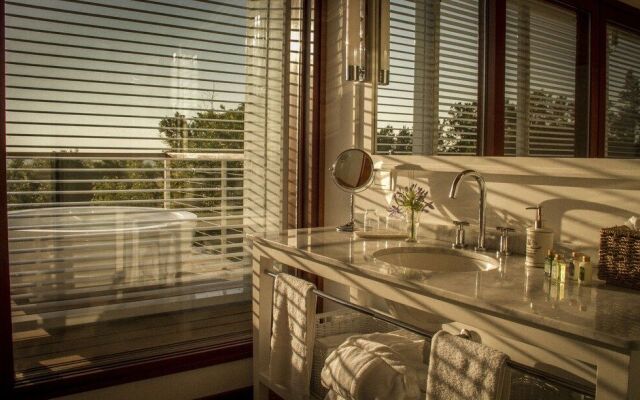 Rio Ancho Gourmet Lodge